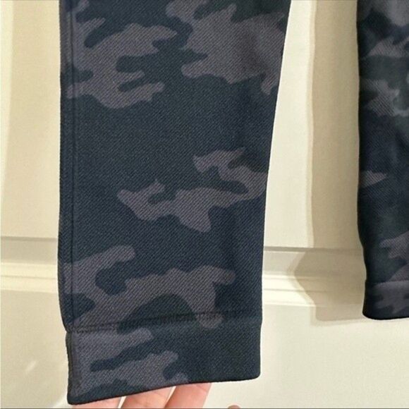 NWOT SPANX camo Look at me now high waist stretch seamless leggings small - Picture 4 of 12
